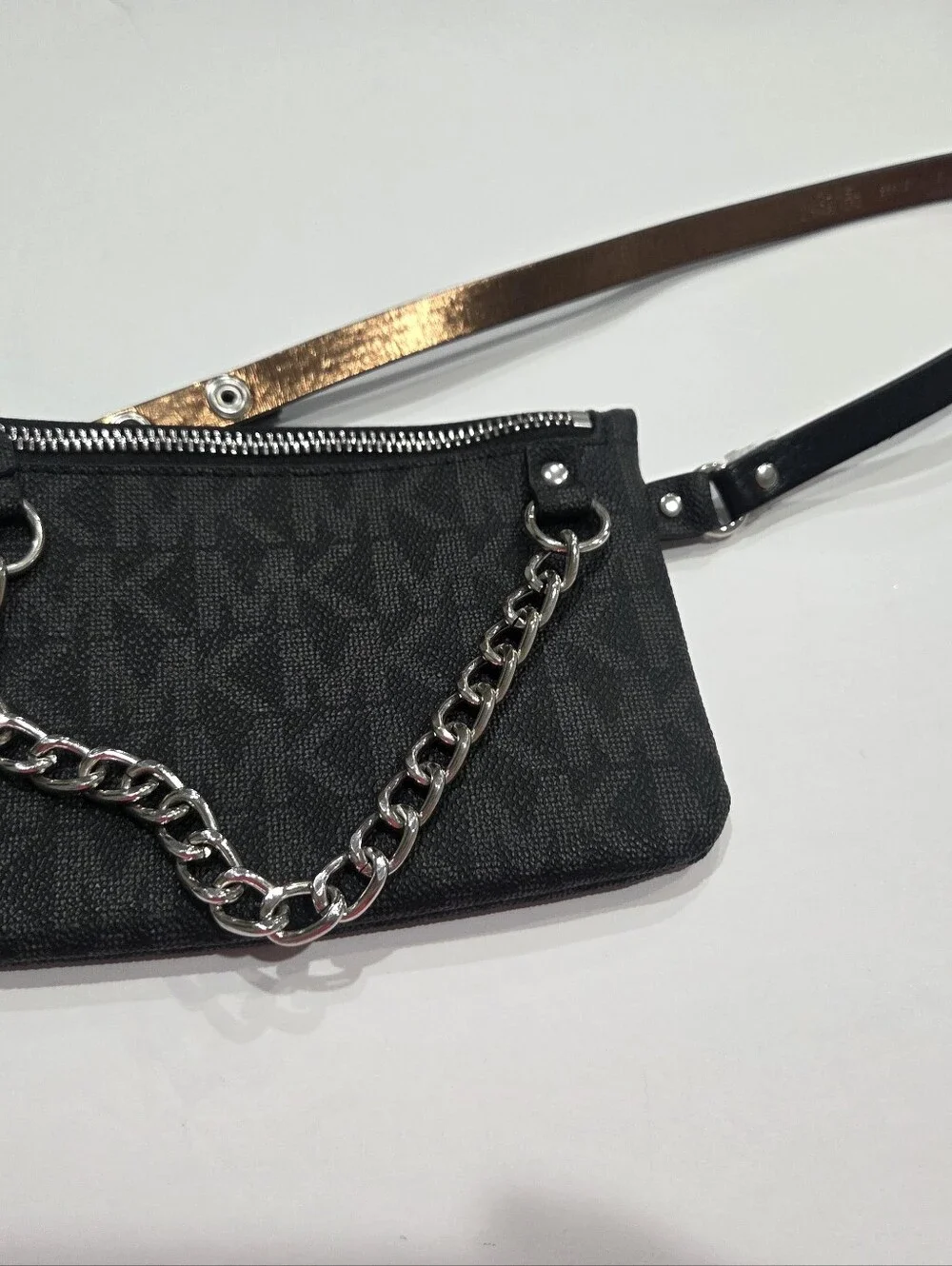 NWOT Michael Kors Logo Chain Belt Bag Black /gray Monogram With Silver Chain
